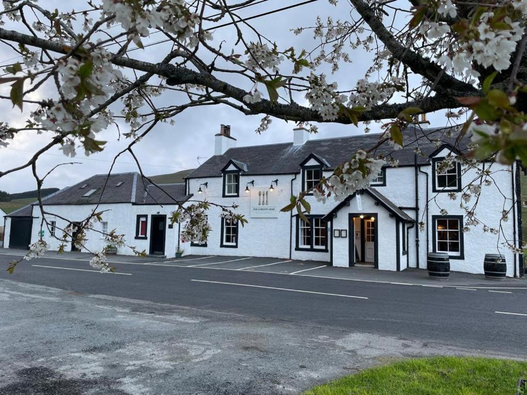 The Gordon Arms Restaurant With Rooms Yarrow Bagian luar foto