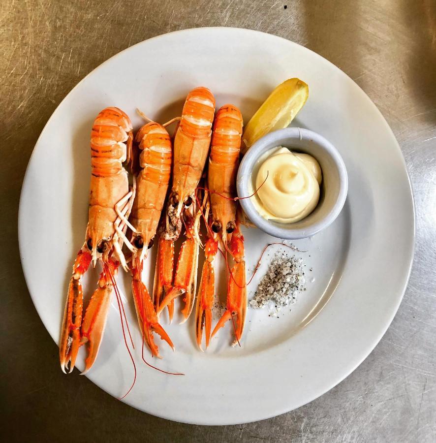 The Gordon Arms Restaurant With Rooms Yarrow Bagian luar foto